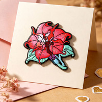 Produk Baru Souvenir Antik Modern Logam untuk Pin Enamel Keras Berlapis Hitam Motif Bunga Lucu