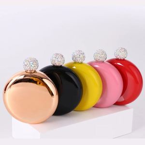 Botella de Alcohol Portátil Mini de Metal de 5oz con Tapa de Diamantes de Imitación, Diseño Moderno, Segura para Contacto con Alimentos, Logotipo Personalizado para Regalos de Fiesta - Product Image 1