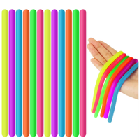 Ainiv – Ensemble de 12 jouets sensoriels extensibles colorés en forme de nouilles, en EVA, pour soulager le stress, adaptés aux TDAH, autisme, de 8 à 13 ans