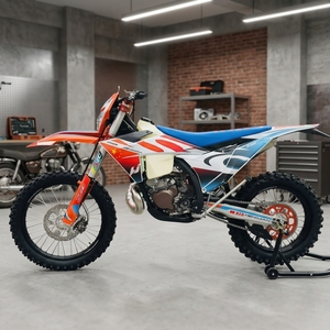 Moto tout-terrain <span class=keywords><strong>Z300</strong></span> S8, version standard, performances équilibrées, puissance fiable à deux temps - Product Image 1