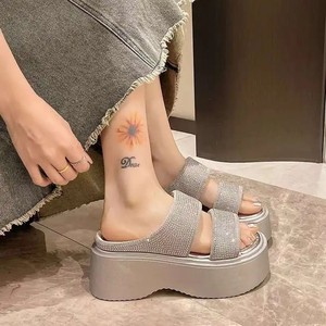 Sandales compensées personnalisées pour femmes avec strass, double bride, pailletées, rehaussantes, vente en gros - Product Image 5