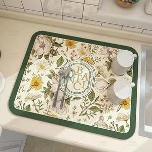 Tapete de Baño Rectangular de Tierra de Diatomeas con Diseño Floral Retro, Resistente a las Manchas, Fácil de Limpiar, para Uso en el Hogar, Tapete para la Entrada - Product Image 3