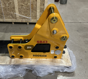 Marteau hydraulique de type latéral SB43 pour excavatrice-chargeuse de 6 à 9 tonnes - Marteau de démolition durable pour béton - Product Image 3