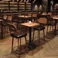 Mesa de Bar Moderna, Simple y Creativa, de Madera Maciza con Efecto Repujado, con Taburetes Altos para Hogar, Hotel y Espacios Comerciales