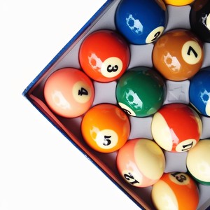 Jeu de billes de billard en cristal Xinkang 8A, taille standard complète 2-1/4 pouces, billes de billard en résine pour billard américain 16 billes, billard professionnel - Product Image 4