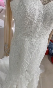 Robe de mariée sirène africaine 2026, col rond illusion, perles, manches longues transparentes, tulle lourd scintillant, coupe ajustée - Product Image 3