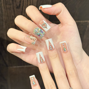 En gros Faux ongles à presser faits main 3D en forme de bec de canard, à pointes larges, motifs Serpent, Ours, Nœud noir, <span class=keywords><strong>French</strong></span> V, avec strass transparents OEM ODM - Product Image 2