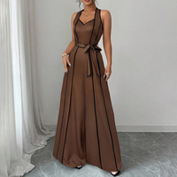 Combinaison personnalisée pour femme à col halter, jambes larges, avec passepoil contrasté et ceinture à nouer
