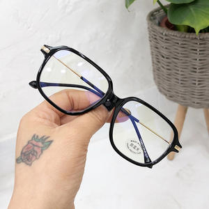 Qianai - Monturas de Gafas Rectangulares Tr90 Medianas con Protección Anti Luz Azul para Mujer - Product Image 2