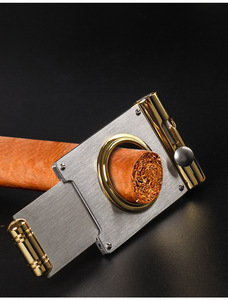 Cortador y Perforador de Cigarros 2 en 1 de Acero Inoxidable al por Mayor, 67*40mm |   Herramienta de Marca Privada con Logotipo Personalizado |   Yunang Smoking OEM - Product Image 4