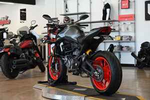 Moto sportive nue 937cc <span class=keywords><strong>2022</strong></span>, cadre léger, aides au conducteur avancées - Product Image 6