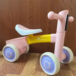 2024 pas de pédales avec musique bébé jouet équilibré quatre roues pousser voiture pas cher enfants toboggan voiture enfants enfant scooter