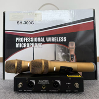 Sistem Mikrofon Dinamis Kardioid Nirkabel Profesional XLR UHF Dual Channel Genggam Peredam Kebisingan Lampu LED Logam