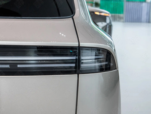 SUV Híbrido Eléctrico Li Xiang L9, Bajo Kilometraje, LiL9, Volante a la Izquierda, Híbrido, Cuero, Usado Barato, 6 Asientos, Autonomía Extendida - Product Image 5