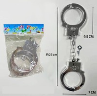 Menottes en plastique pour prisonniers - Menottes de poignet réalistes avec chaînes pour costumes d'Halloween, accessoires de cosplay, gadgets et blagues pratiques