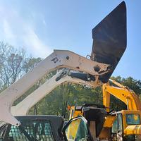 Offre Spéciale : Chargeuse compacte d'occasion Bobcat S300, Chargeuse polyvalente, Chargeuse sur pneus Cat, Machine d'usine, Faible nombre d'heures de fonctionnement