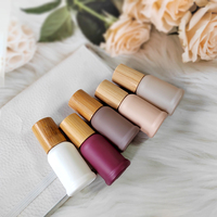 Flacons roll-on uniques en verre Morandi 10 ml avec bille en acier inoxydable et capuchon en bambou, flacons roll-on pour huiles essentielles mats givrés