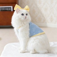 T-shirt respirant à motif cœur mignon avec sangle pour petits chiens et chats