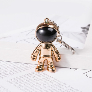 Pendentifs robot astronaute 3D en résine de luxe, style coloré pour la décoration de sacs et de voitures - Product Image 6