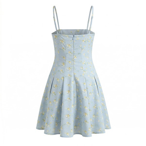 เดรสสั้นพิมพ์ลายดอกไม้สีน้ำเงินทรงเข้ารูปสำหรับผู้หญิง รุ่นคัสตอม 2026 - เดรสสายเดี่ยวลำลองสำหรับฤดูร้อน, รับผลิตแบบ OEM/ODM โดยโรงงานจีน - Product Image 2