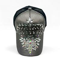 Casquette de baseball en étain cloutée de strass avec fleur, idéale pour les festivals et les raves, vente en gros