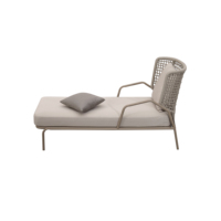 Chaise longue de piscine moderne en aluminium thermolaqué avec cadre en corde tressée et table d'appoint pour hôtel et villa