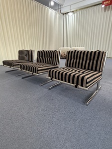 Sillón <span class=keywords><strong>Lounge</strong></span> Arthur Umanoff de Estilo Moderno de Mediados de Siglo, Estructura de Acero Inoxidable, Diseño Retro de los Años 70 - Product Image 1