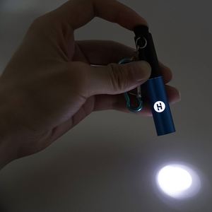 Bolígrafo Multifunción 4 en 1 con Lápiz Óptico, Luz LED, Mosquetón, Abrebotellas y Soporte para Teléfono - Product Image 2