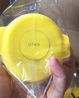 Canard de bain flottant en plastique PVC jaune personnalisé de 8cm Jouet en caoutchouc numéroté lesté pour le divertissement à l'heure du bain