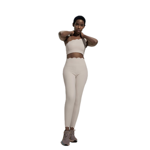 Short de sport taille haute léger et confortable avec logo personnalisé imprimé, tenue de yoga dos nu - Product Image 3