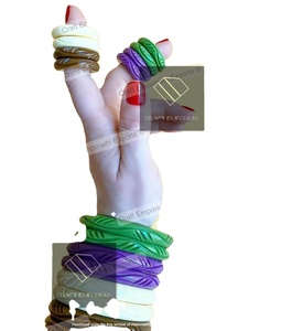 Bracelets en résine personnalisés polis à la main sculptés à la main Combinaisons de couleurs audacieuses Style ange Accessoires de mode uniques Toutes occasions - Product Image 2