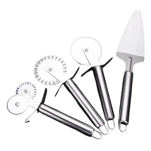 Cortador Giratorio de Acero Inoxidable para Pizza con Mango Antideslizante - Product Image 1