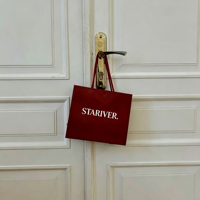 Tas Belanja Kertas Logo Kustom Mewah Warna Burgundy untuk Butik Perhiasan Kosmetik dan Hadiah