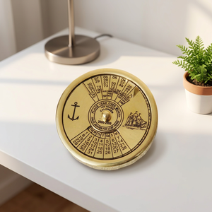 เข็มทิศทองเหลืองแบบโบราณ ขนาด 2 นิ้ว ดีไซน์ลายสลักวงกลม ชุบทอง ตกแต่งบ้าน - Product Image 1