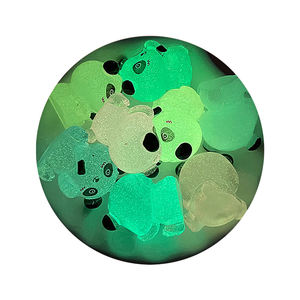 Ciondoli luminosi divertenti <span class=keywords><strong>panda</strong></span> mangiano scarpe di bambù <span class=keywords><strong>panda</strong></span> rosso accessori fai da te 3 decorazioni Ddiy ciondolo all'ingrosso - Product Image 2