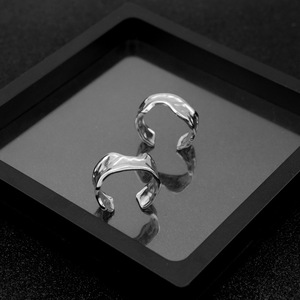 Bague ouverte irrégulière en acier inoxydable au design minimaliste et tendance, unisexe, vente en gros de bijoux, collection 2026 - Product Image 2