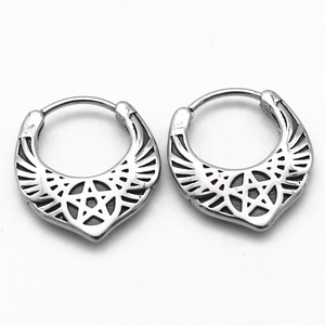 Pendientes Huggie de yunnique, diseño geométrico de estrella de acero de titanio, patrón circular triangular, joyería de moda - Product Image 1