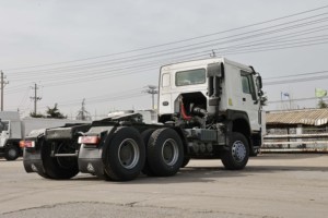 Chasis de Camión Pesado Howo Blanco 6x4, Unidad Tractora de Plataforma Plana con 1 Año de Garantía para Transporte de Maquinaria de Construcción - Product Image 4