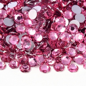 Oleeya Factory Emballage en gros 2mm 4mm Strass en résine non thermocollants à fond argenté aux couleurs éclatantes pour artisanat et bricolage - Product Image 6
