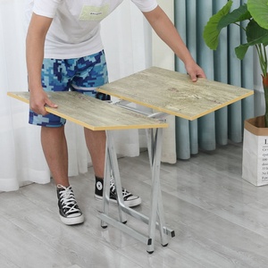 Table <span class=keywords><strong>portable</strong></span> pliée <span class=keywords><strong>en</strong></span> <span class=keywords><strong>deux</strong></span> à la maison petite table de pique-nique carrée pour pique-nique <span class=keywords><strong>en</strong></span> plein air Table à manger pliante - Product Image 3