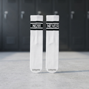 ถุงเท้ากีฬาข้อกลางสีขาวแบบทอสำหรับใส่ในบ้าน Unisex Now Never Printed Back Ankle - Product Image 3