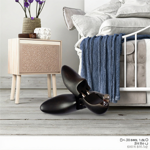 Expansor de zapatos pintado con Árbol de madera negro teñido de fábrica para una organización eficiente de los zapatos - Product Image 5
