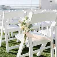 Vente en gros de chaises Wimbledon pliantes en résine rembourrées en vinyle gladiateur de jardin pour fête de mariage pour événements