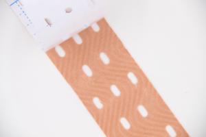 Kintape 허리 통증 운동 플러스 보호 물리 치료 치료를 위한 구멍을 가진 구멍을 가진 구멍을 가진 구멍을 뚫은 면 kinesiology 테이프 - Product Image 5