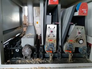 Machine à poncer à bande large de calibrage du contreplaqué à moteur de haute précision 1000 mm 1300 mm Bois MDF Porte de placard <span class=keywords><strong>Parquet</strong></span> Travail du bois <span class=keywords><strong>Ponceuse</strong></span> - Product Image 4