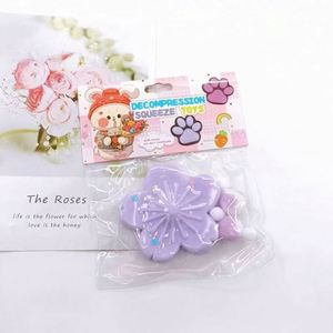 Juguetes Antiestrés de Silicona con Forma de Flor de Cerezo, Personalizados al por Mayor, para Niños, Alivian la Ansiedad - Product Image 4