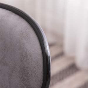 Juego de 2 taburetes giratorios ajustables con base cromada para tapicería gris de DB Masaccio - Product Image 6