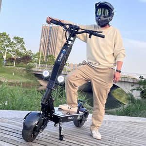 Scooter Eléctrico Geofought R7 Plegable de 11 Pulgadas con Control por Aplicación, Batería de Litio de 72V 40AH de Color Fibra de Carbono de Buena Calidad, Alcance de 60-120KM - Product Image 4
