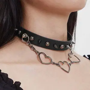 20483-6 Japan and South Korea Exaggerate Punk Harajuku Wind Peach Heart Rivet Leather Collar Necklace