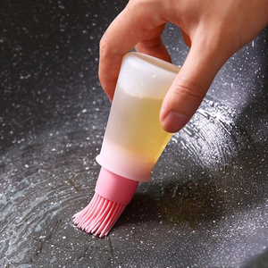 1PC Silicone Oil Bottle Brush Dispenser with Barbecue Oil Brush Portable Outdoor <b>BBQ</b> Accessory Kitchen Baking Gadget - Product Image 3